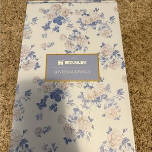 Stanley Blue and Cream Floral Tumbler Box